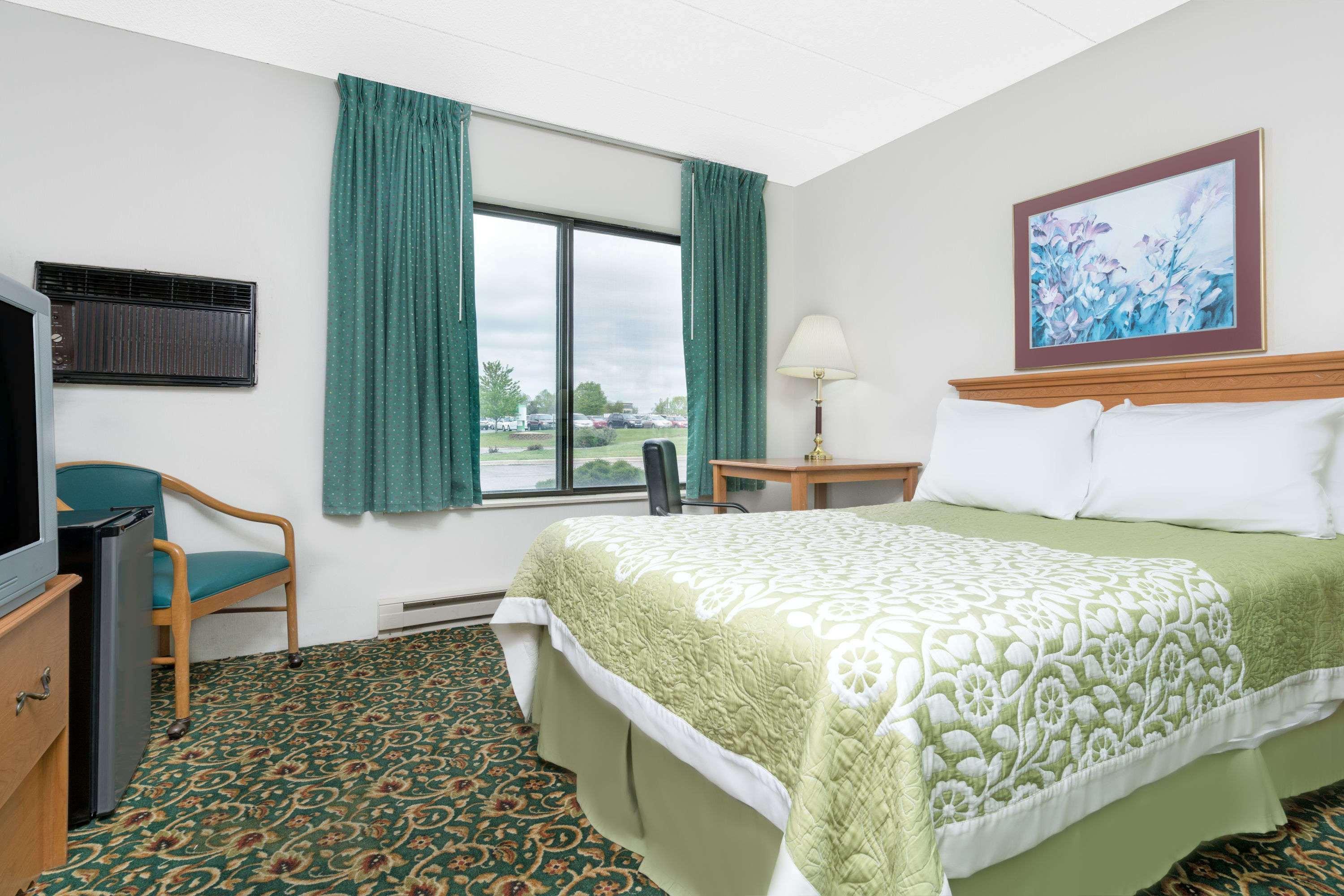Days Inn By Wyndham St Cloud Сент-Клауд Экстерьер фото