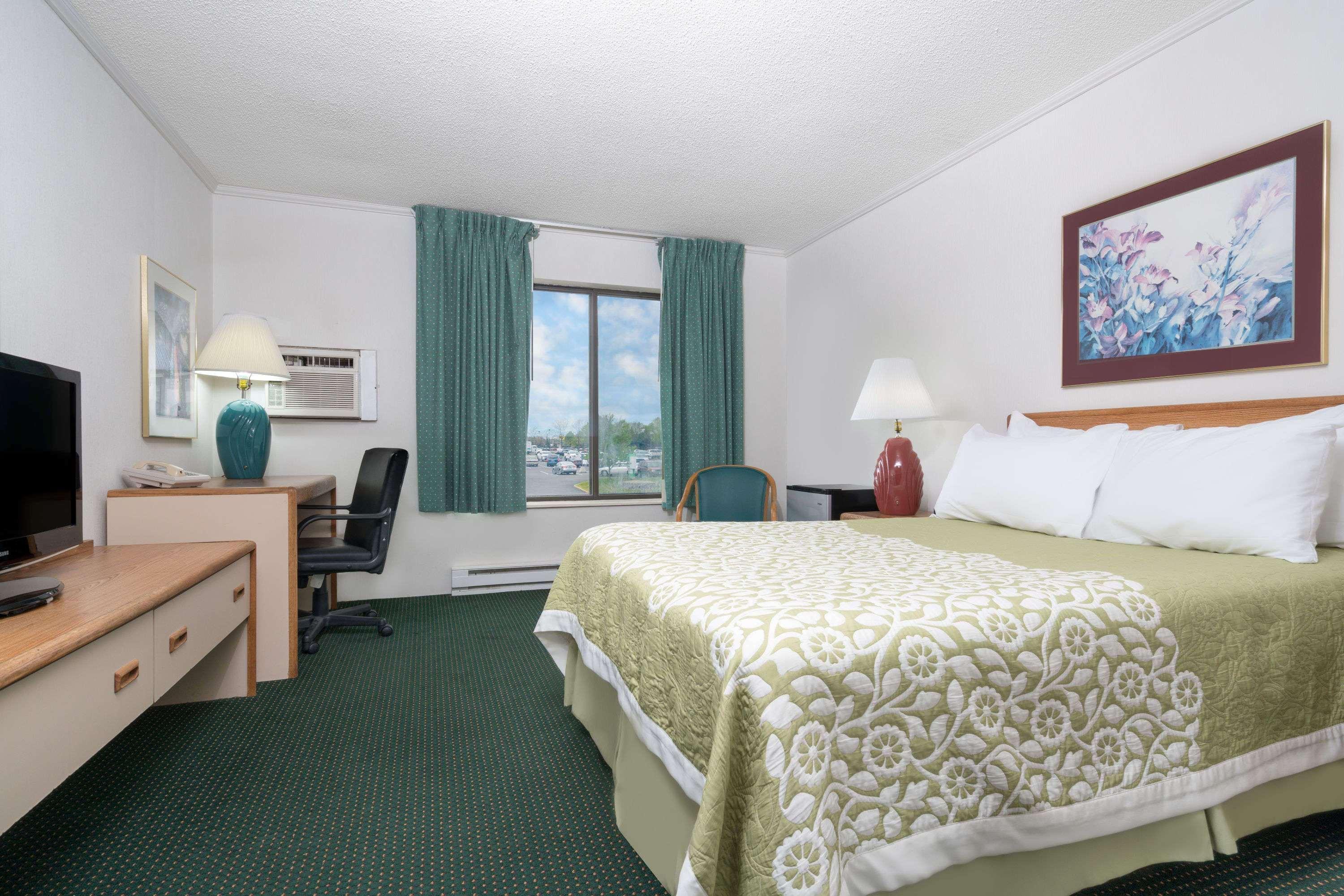 Days Inn By Wyndham St Cloud Сент-Клауд Экстерьер фото